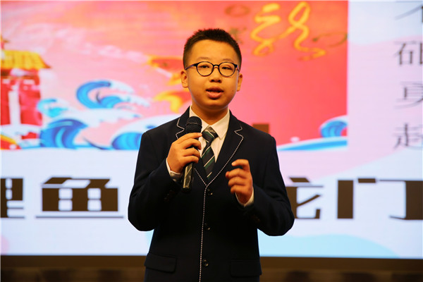 学生演讲.JPG