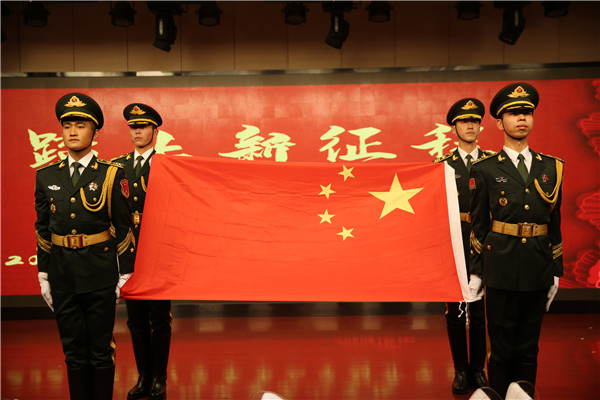 部队出旗.JPG