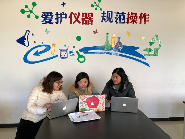 图7 初中化学组三位老师.jpeg