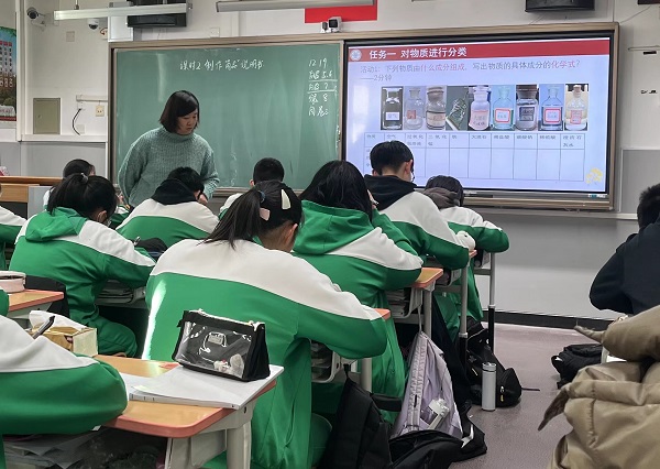 图4 刘东阳老师上课.jpeg