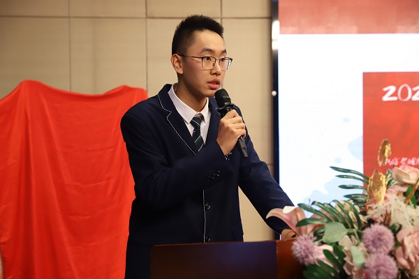 学生代表武宬志发言.JPG